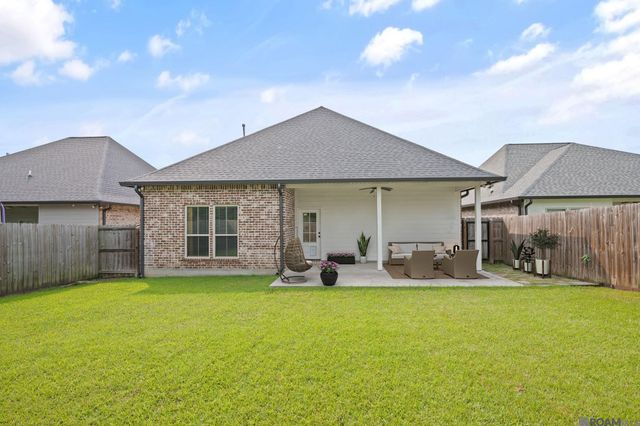 13104 Cedar Pointe Dr, St Francisville, LA 70775
