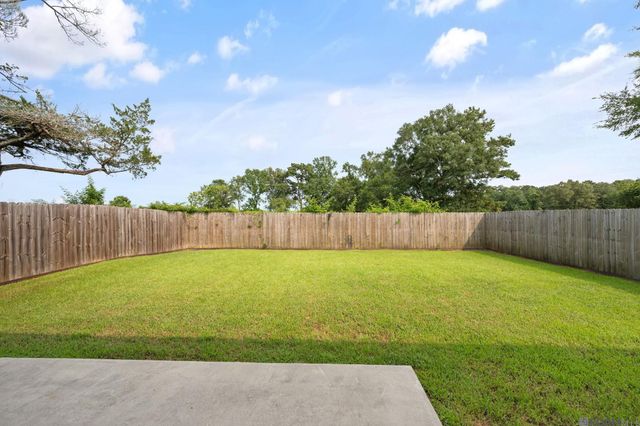13104 Cedar Pointe Dr, St Francisville, LA 70775
