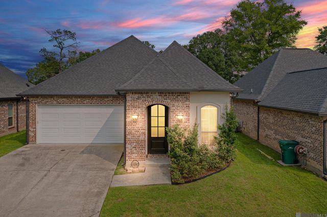 13104 Cedar Pointe Dr, St Francisville, LA 70775