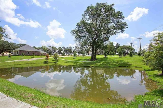 13104 Cedar Pointe Dr, St Francisville, LA 70775