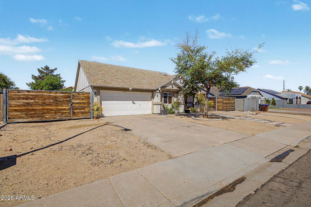 12102 N 79TH Avenue, Peoria, AZ 85345 — photo 2