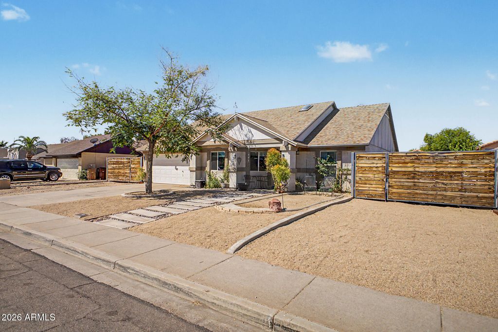 12102 N 79TH Avenue, Peoria, AZ 85345 — photo 3