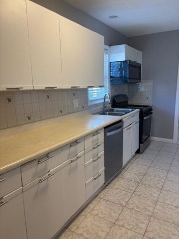 193 Snell St 2, Fall River, MA 02721