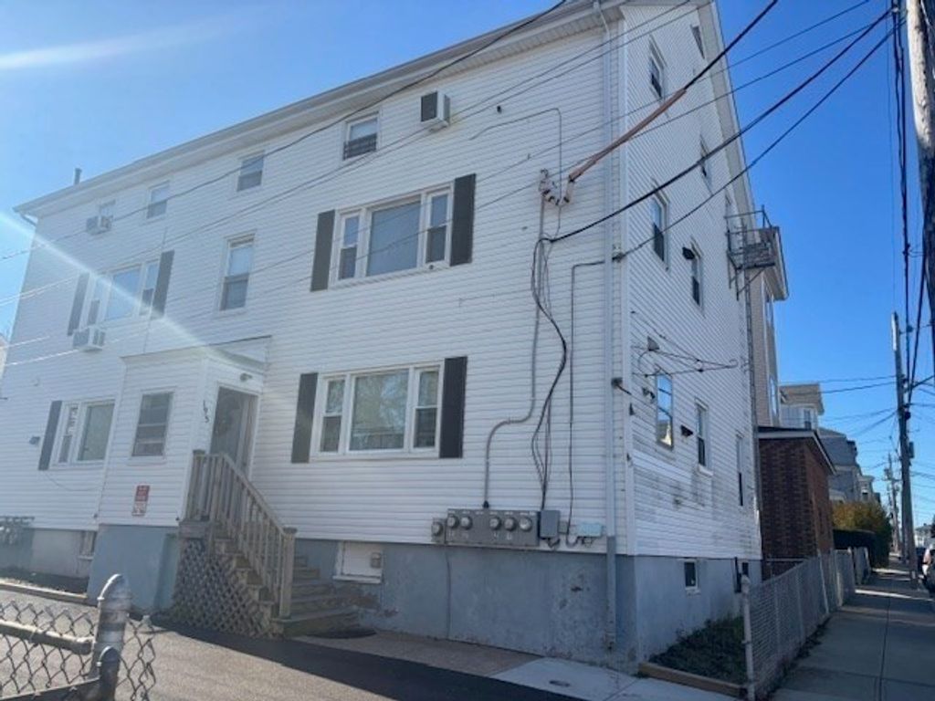 193 Snell St 2, Fall River, MA 02721