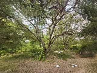 2306 Abbott AVE, Alva, FL 33920