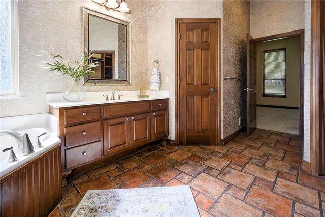 6205 Valley Ridge Drive, Edmond, OK 73034