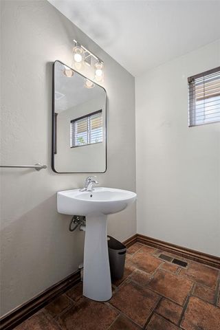 6205 Valley Ridge Drive, Edmond, OK 73034