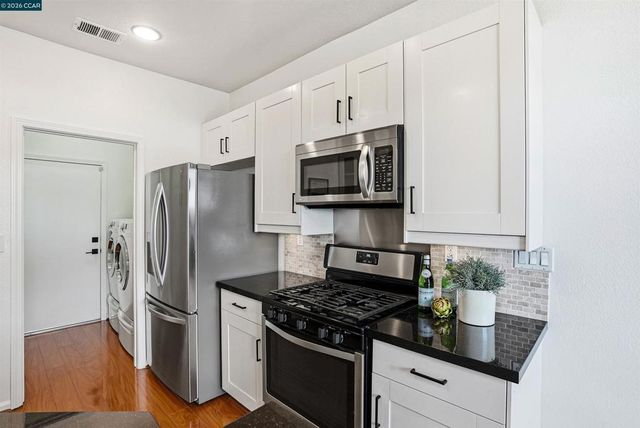 1 1 Avocet Ct, Alameda, CA 94501