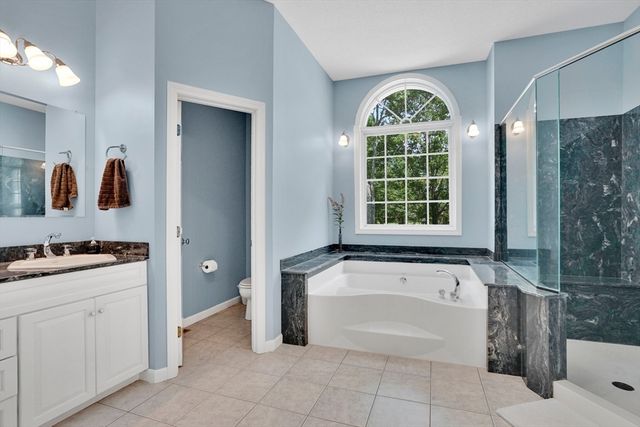 716 Woodland Way, Russell, MA 01071