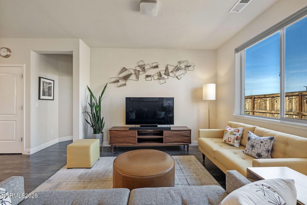 Image 7 of property listing at 2013 Harmony Valley Way, Reno, NV 89521