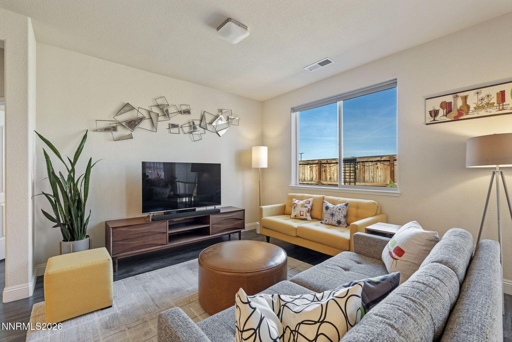 Image 8 of property listing at 2013 Harmony Valley Way, Reno, NV 89521