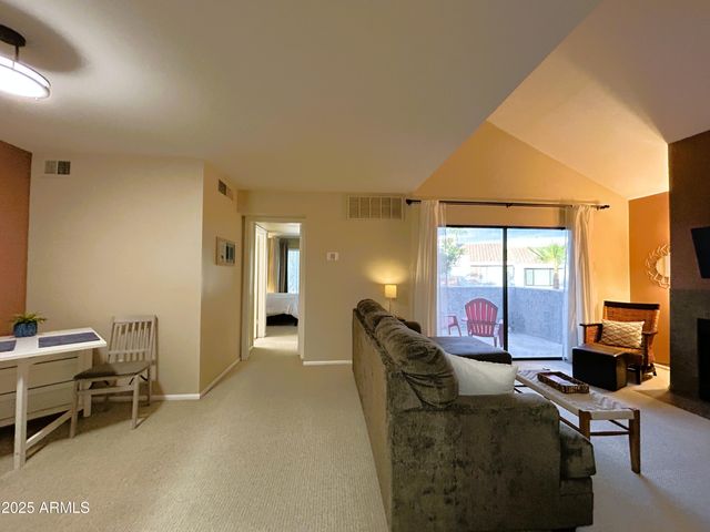 10055 E MOUNTAINVIEW LAKE Drive 2059, Scottsdale, AZ 85258