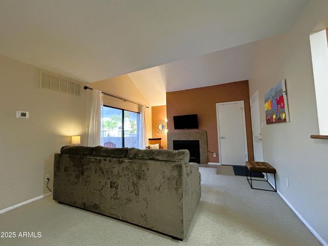 10055 E MOUNTAINVIEW LAKE Drive 2059, Scottsdale, AZ 85258