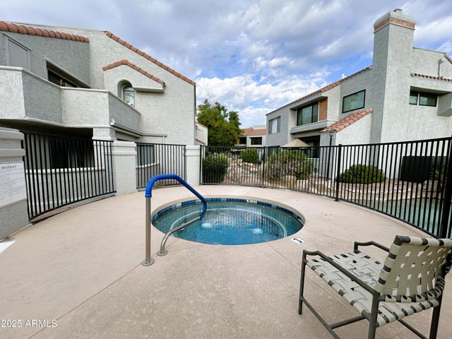 10055 E MOUNTAINVIEW LAKE Drive 2059, Scottsdale, AZ 85258