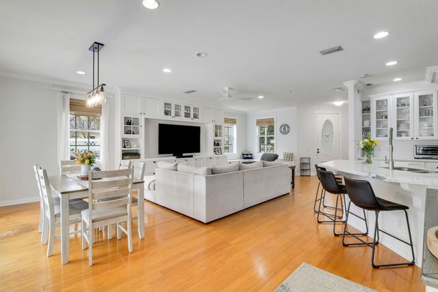 188 Paradise Circle, Jupiter, FL 33458