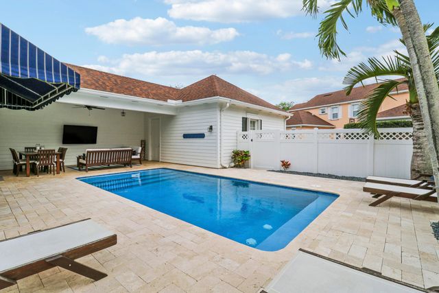 188 Paradise Circle, Jupiter, FL 33458