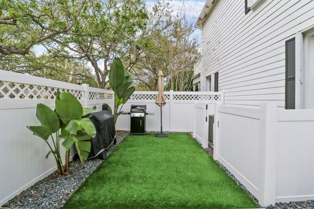 188 Paradise Circle, Jupiter, FL 33458