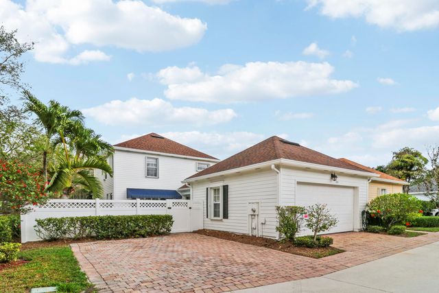 188 Paradise Circle, Jupiter, FL 33458