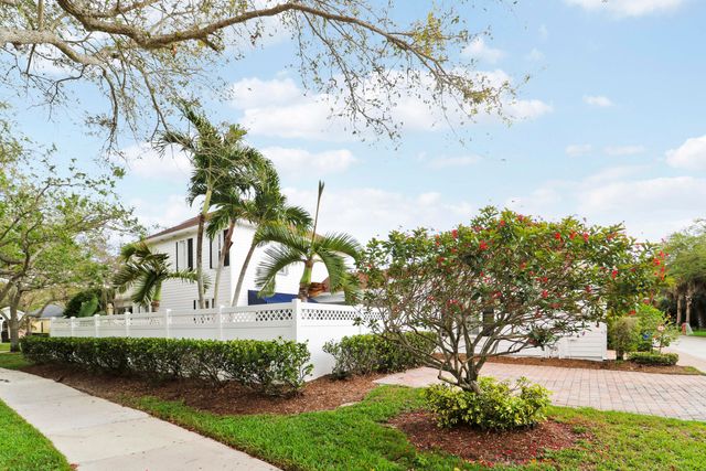 188 Paradise Circle, Jupiter, FL 33458