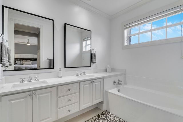 188 Paradise Circle, Jupiter, FL 33458