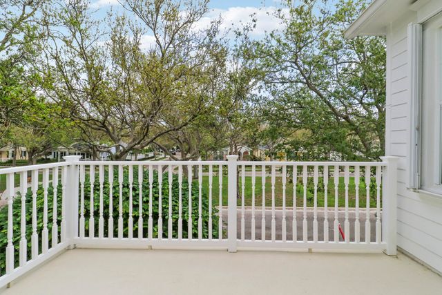 188 Paradise Circle, Jupiter, FL 33458