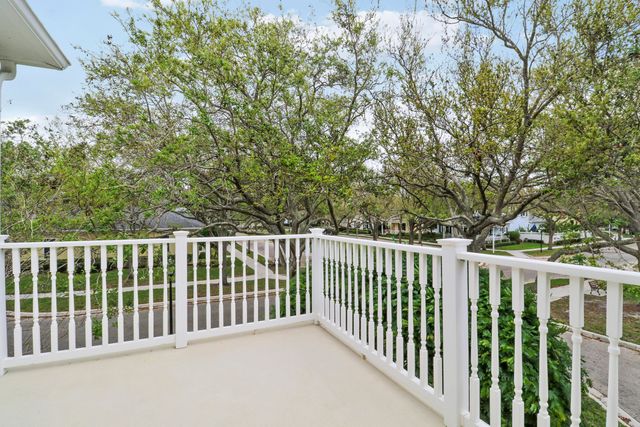 188 Paradise Circle, Jupiter, FL 33458