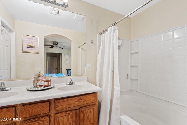 4618 E LAUREL Court, Gilbert, AZ 85234