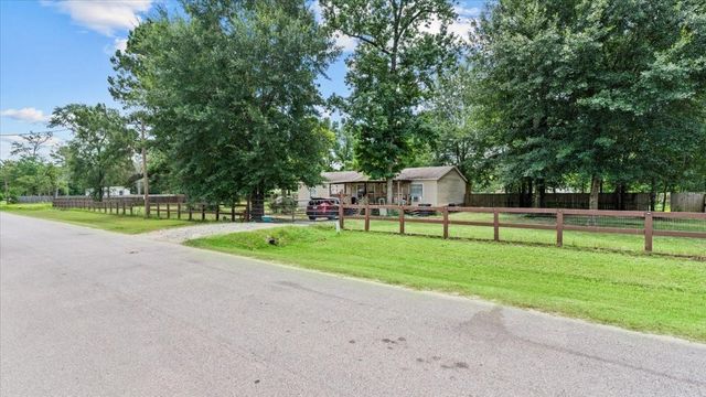 21658 County Road 3749d, Cleveland, TX 77327