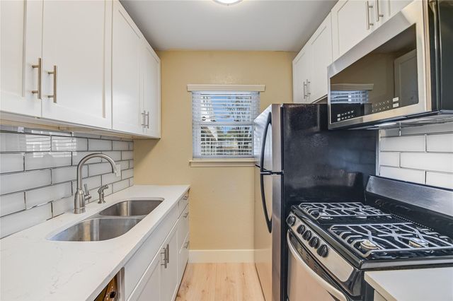 2401 Manor RD 131, Austin, TX 78722
