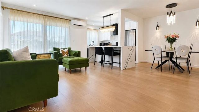 1233 N Laurel 211, West Hollywood, CA 90046