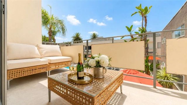 1233 N Laurel 211, West Hollywood, CA 90046