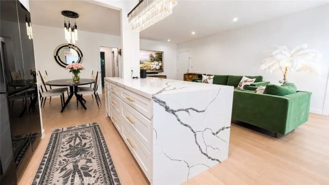 1233 N Laurel 211, West Hollywood, CA 90046