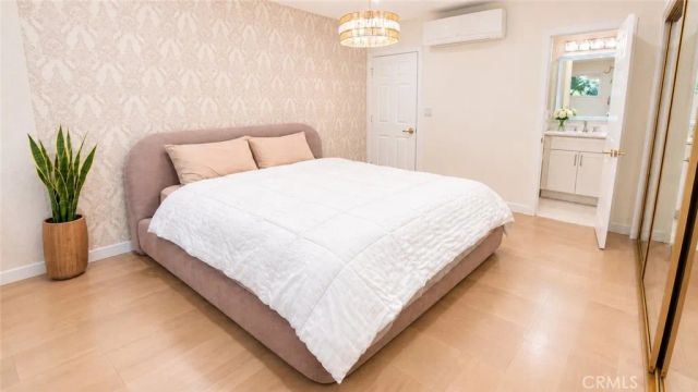 1233 N Laurel 211, West Hollywood, CA 90046