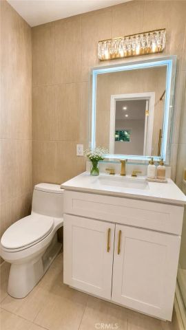 1233 N Laurel 211, West Hollywood, CA 90046