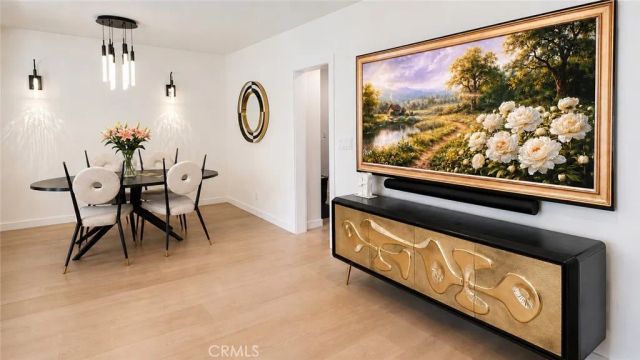 1233 N Laurel 211, West Hollywood, CA 90046