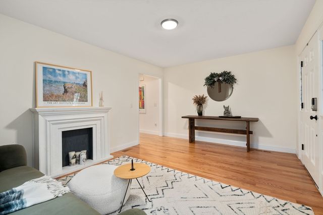 97 Batchelder Rd, Reading, MA 01867