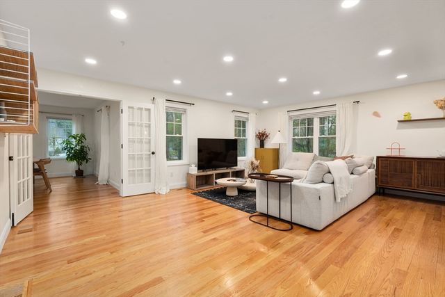 97 Batchelder Rd, Reading, MA 01867