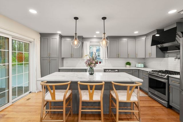 97 Batchelder Rd, Reading, MA 01867