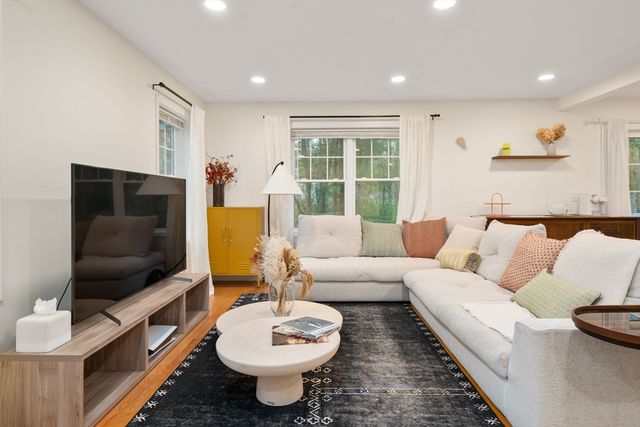 97 Batchelder Rd, Reading, MA 01867