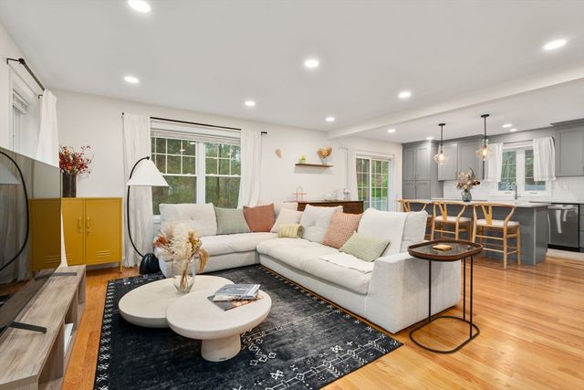 97 Batchelder Rd, Reading, MA 01867
