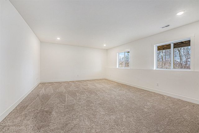 8275 Mcarthur Avenue, Belding, MI 48809