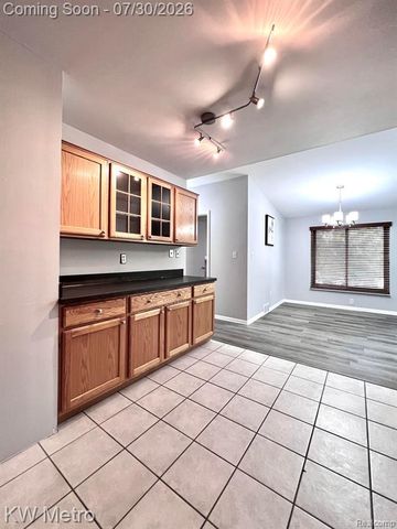 850 N Adams Road 6, Birmingham, MI 48009