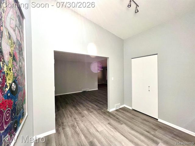 850 N Adams Road 6, Birmingham, MI 48009