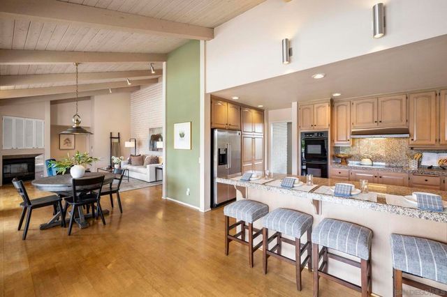 2357 Royal Crest, Escondido, CA 92025