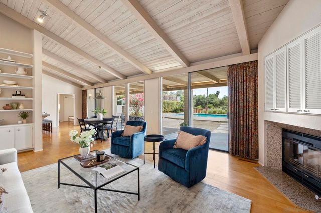 2357 Royal Crest, Escondido, CA 92025