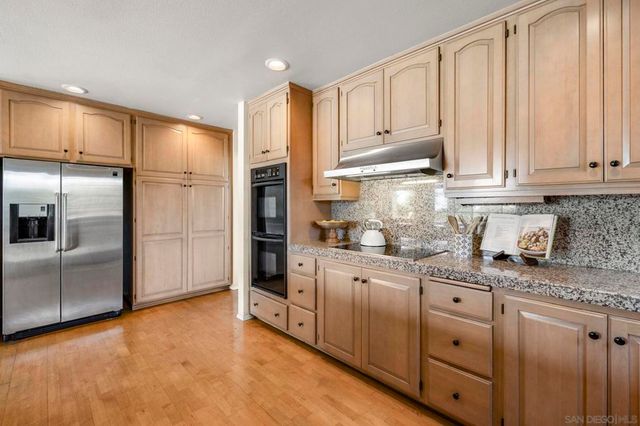 2357 Royal Crest, Escondido, CA 92025