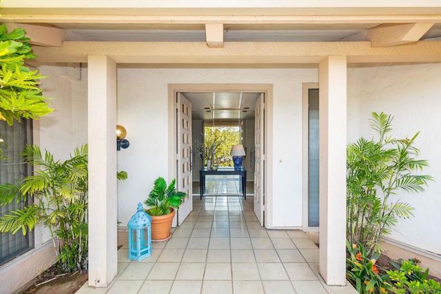 2357 Royal Crest, Escondido, CA 92025