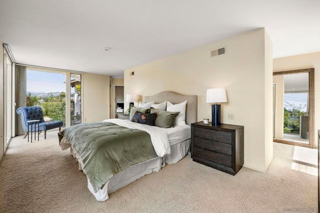 2357 Royal Crest, Escondido, CA 92025