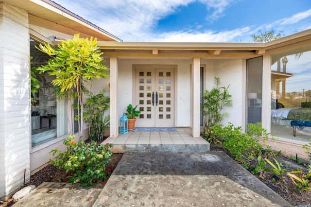 2357 Royal Crest, Escondido, CA 92025