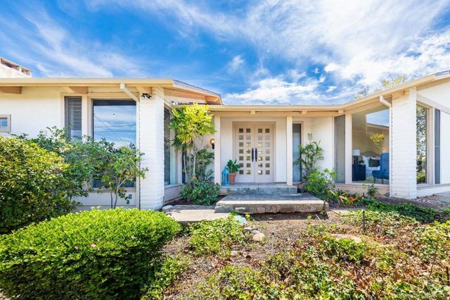 2357 Royal Crest, Escondido, CA 92025